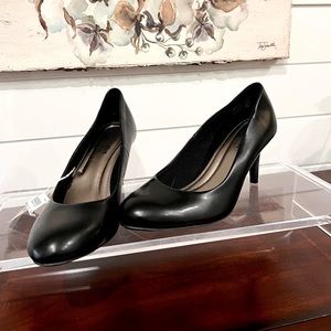 NWT Comfort Plus Black Pumps size 11